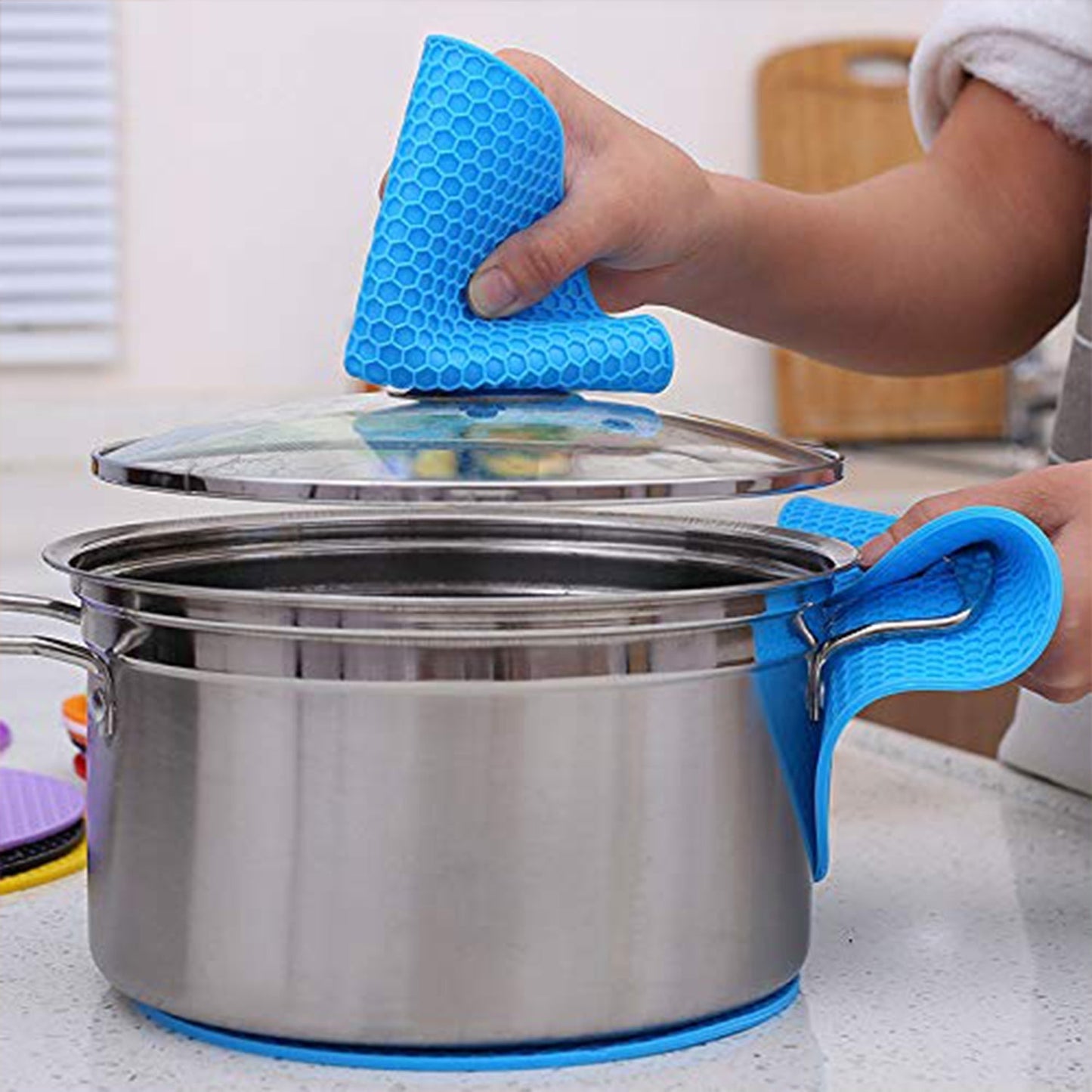 Silicon Hot Pot Mat Set - 4-Piece Heat-Resistant Trivets for Protecting Surfaces