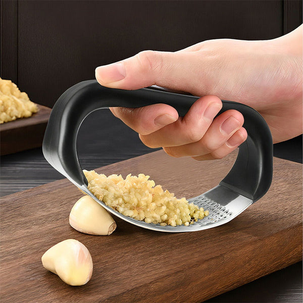 Stainless Steel Garlic Presser / Crusher (Multicolor)