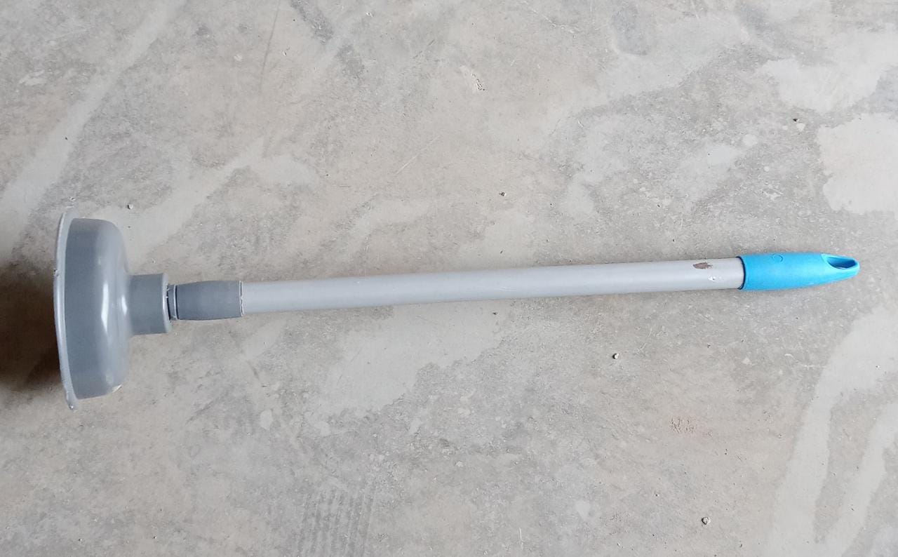Toilet Plunger – For Clogs in Bowls & Sinks in Homes & Commercial Buildings