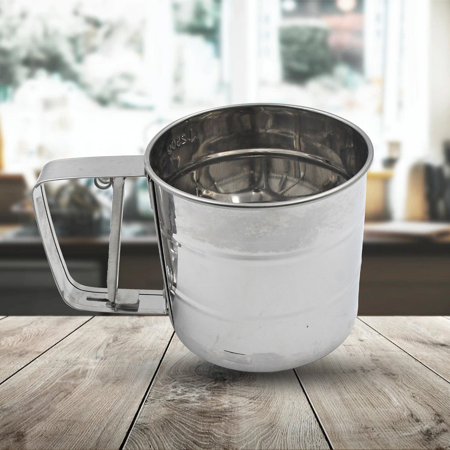 Stainless Steel Flour Sifter – Handheld Baking Sieve with Measuring Scale