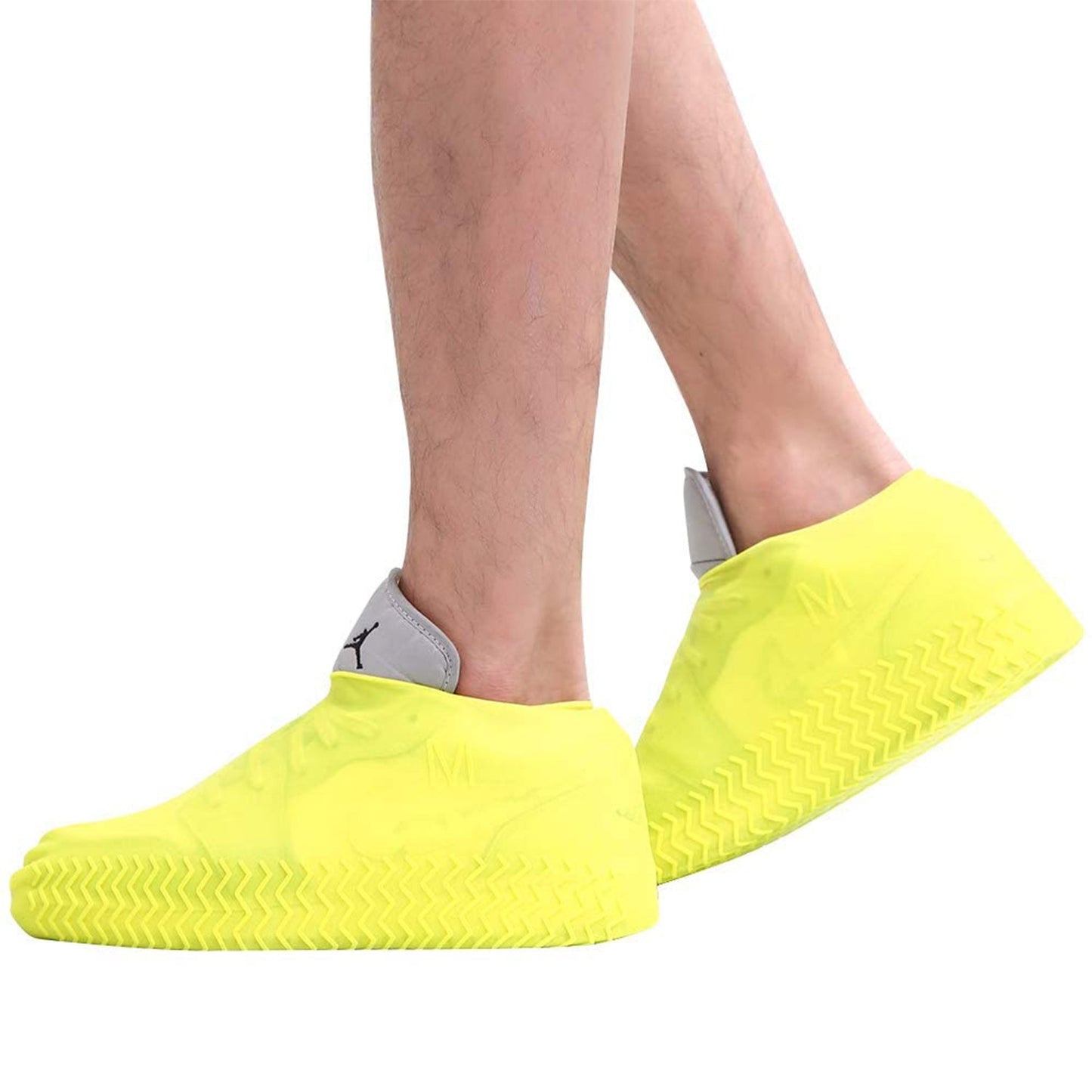 NON-SLIP SILICONE RAIN REUSABLE ANTI SKID WATERPROOF FORDABLE BOOT SHOE COVER (MEDIUM/ Mix Color)