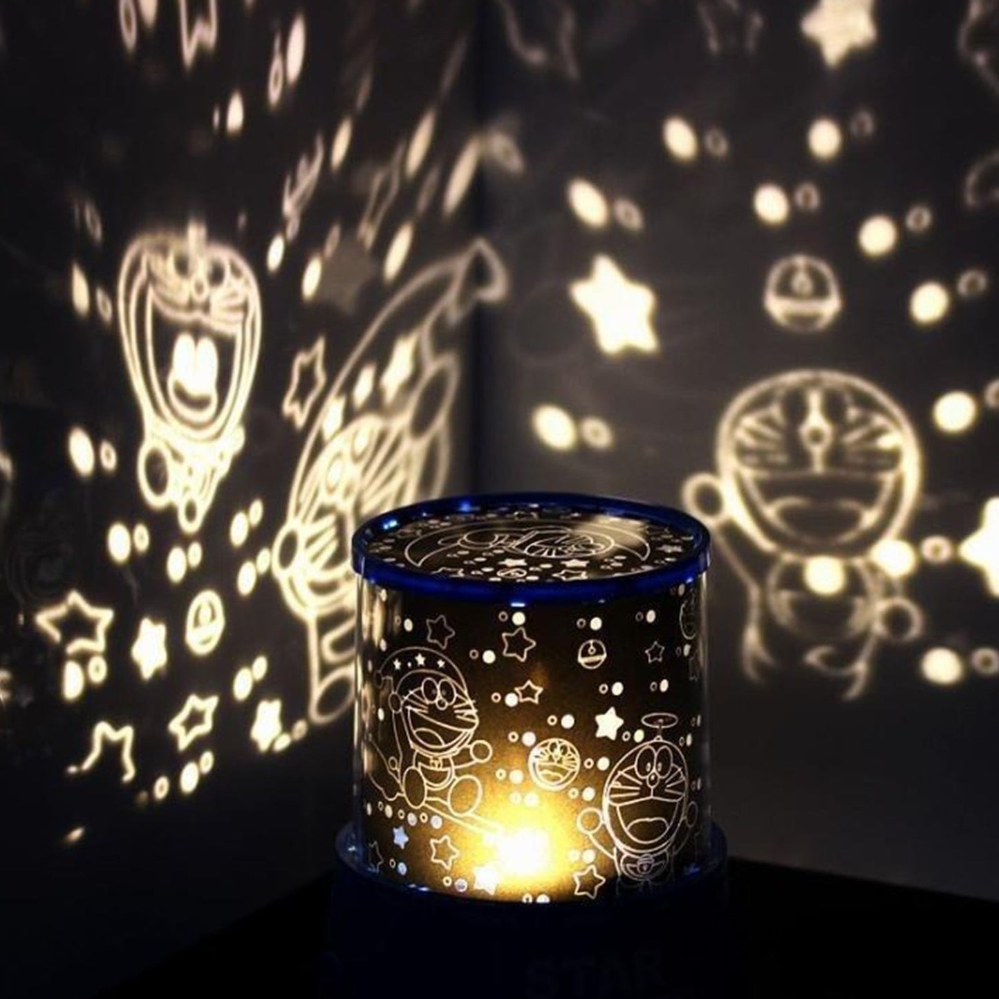 LED Projector Night Light Amazing Lamp, 3 Battery operated lamps, Rotation With the music Function, Master for Kids Bedroom Home Decoration Night Romantic Gift (Battery Not Included / 1 pc)