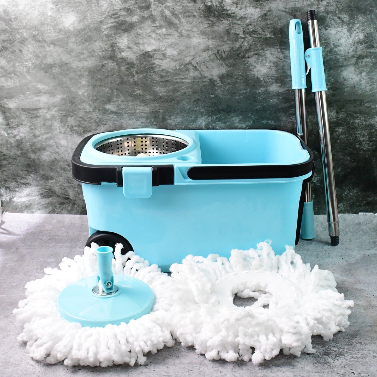 360Â° Spin Mop with Super Absorbent Microfiber Heads (1 Set)