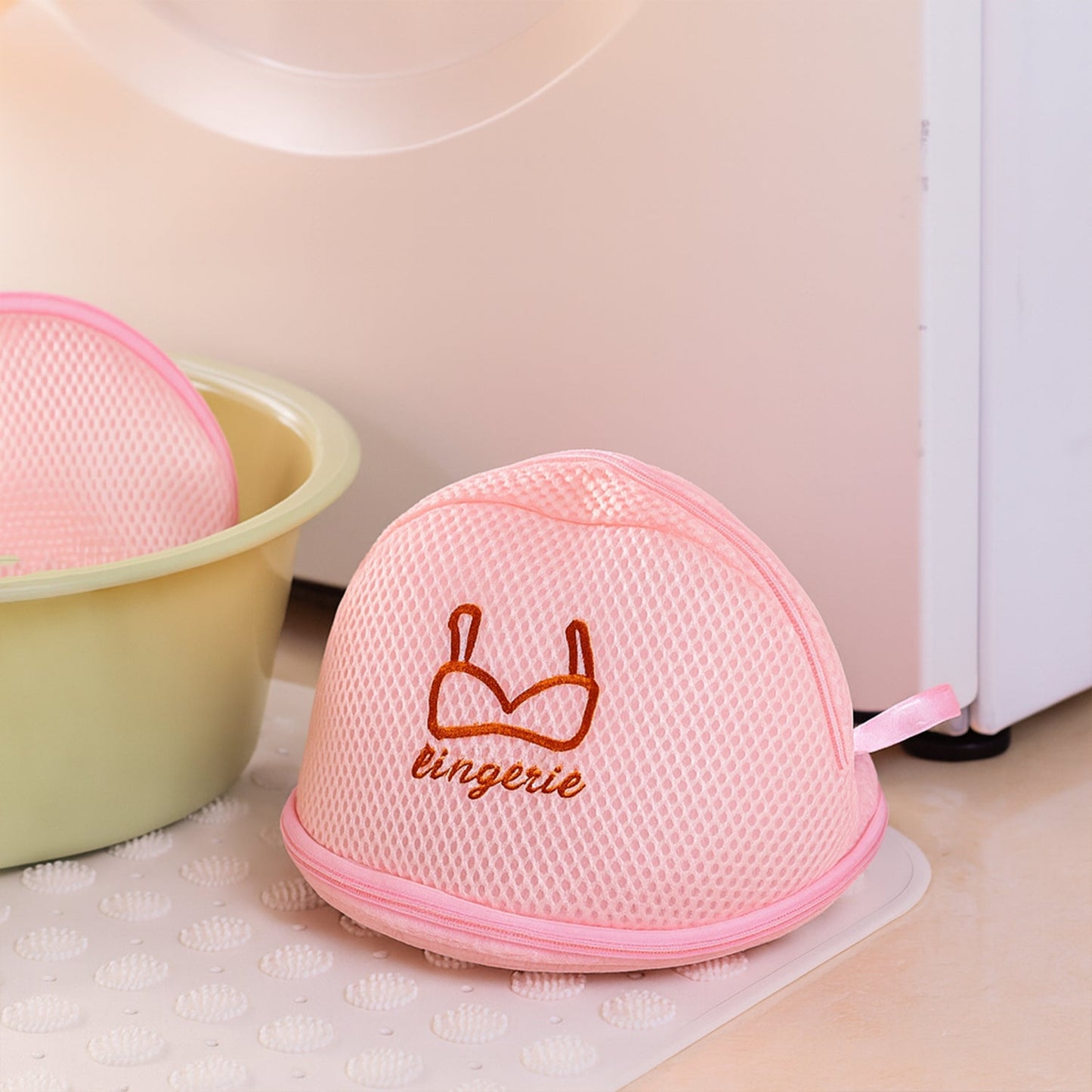 Lingerie Wash Bag â€“ Dome-Shaped Protective Mesh Laundry Pouch (1 Pc)
