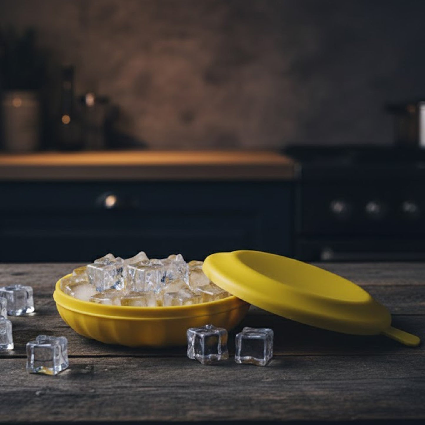 Premium Round Ice Cube Tray with Lid (1 Pc)