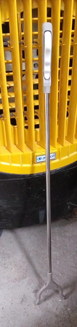 Lightweight Garbage Picker Tool for Kitchen Waste