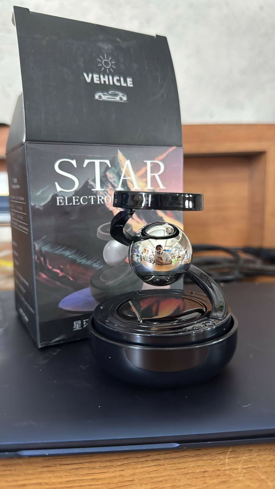Black Solar Magnetic Levitation Rotating Car Air Freshener Aromatherapy Diffuser