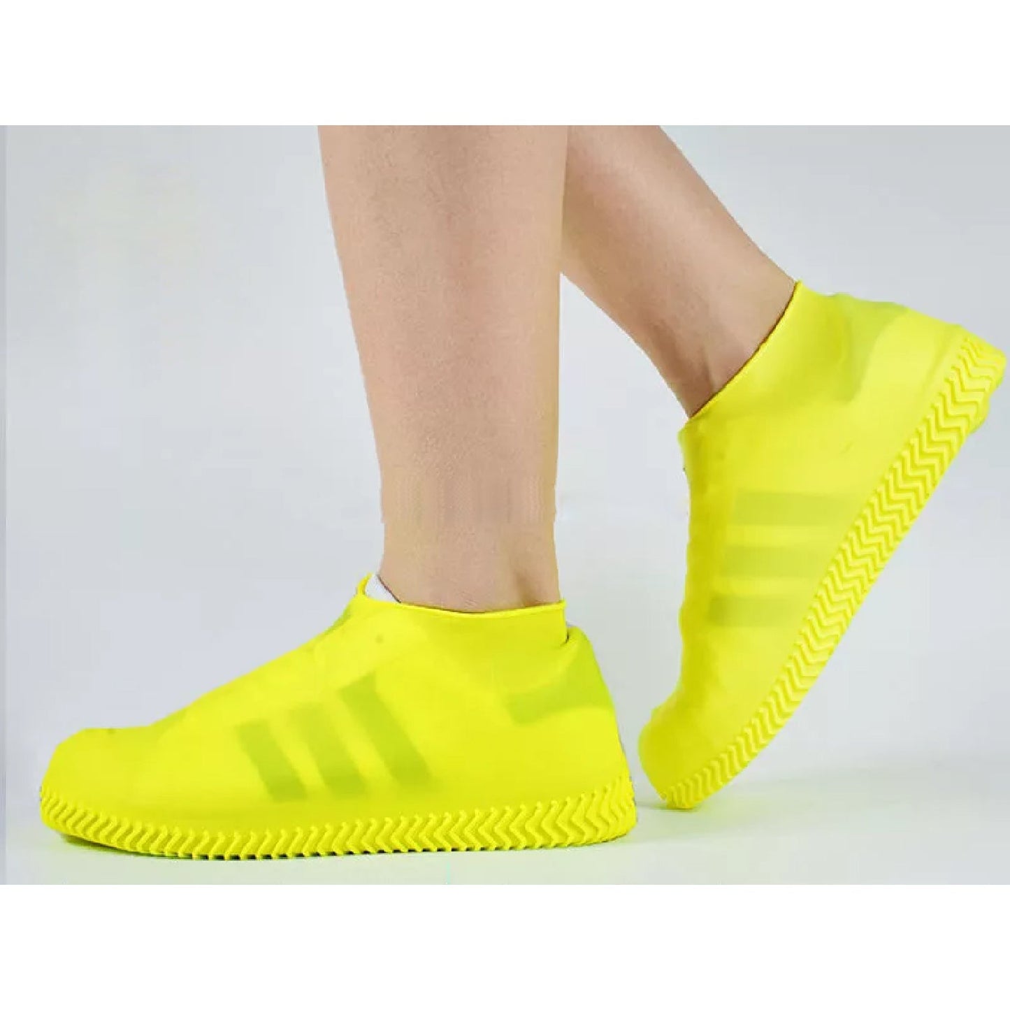 NON-SLIP SILICONE RAIN REUSABLE ANTI SKID WATERPROOF FORDABLE BOOT SHOE COVER (MEDIUM/ Mix Color)