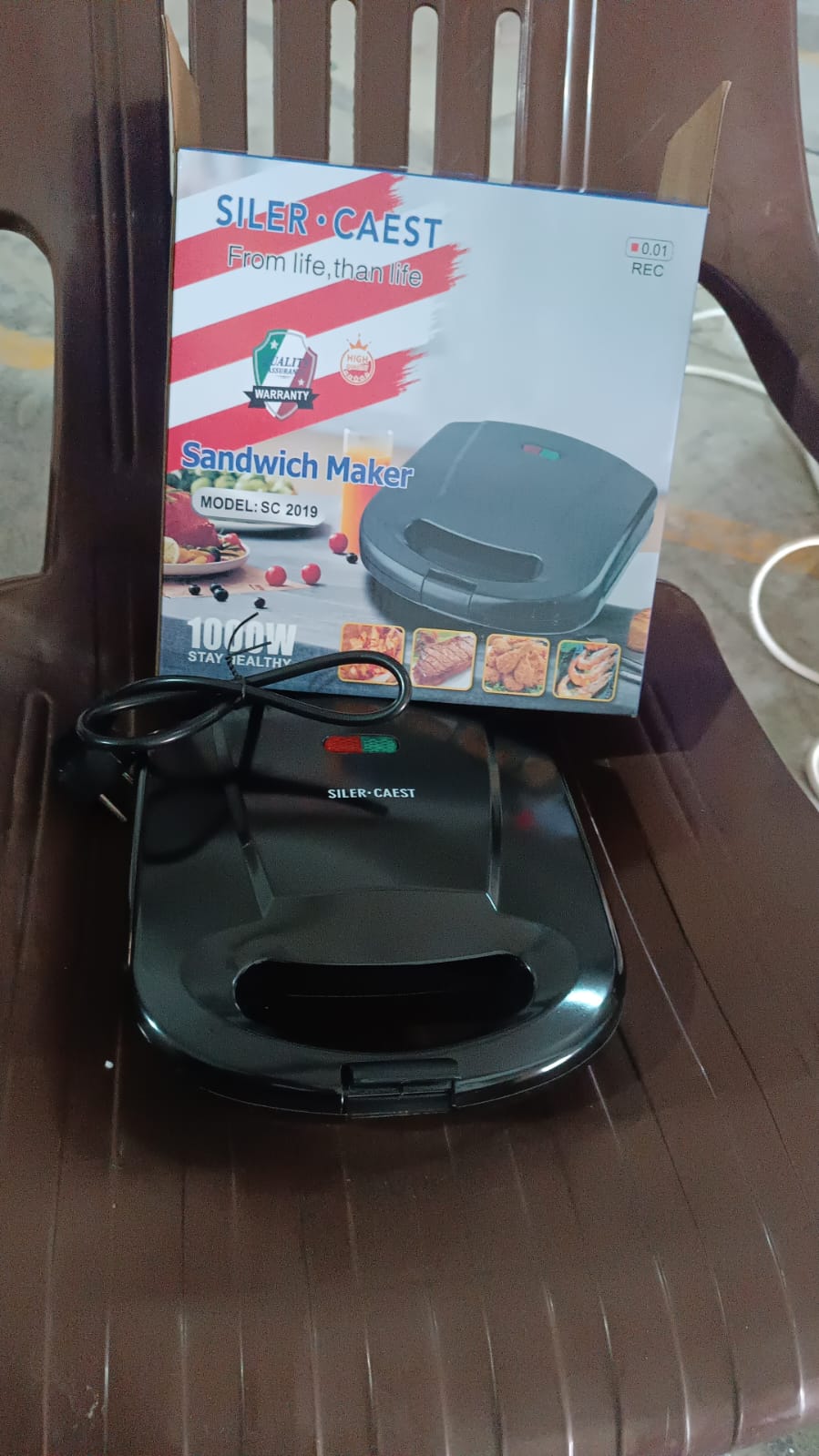 Sandwich Maker, Makes 2 Square Shape Sandwich | Non-Stick Plates| Easy to Use with Indicator Lights