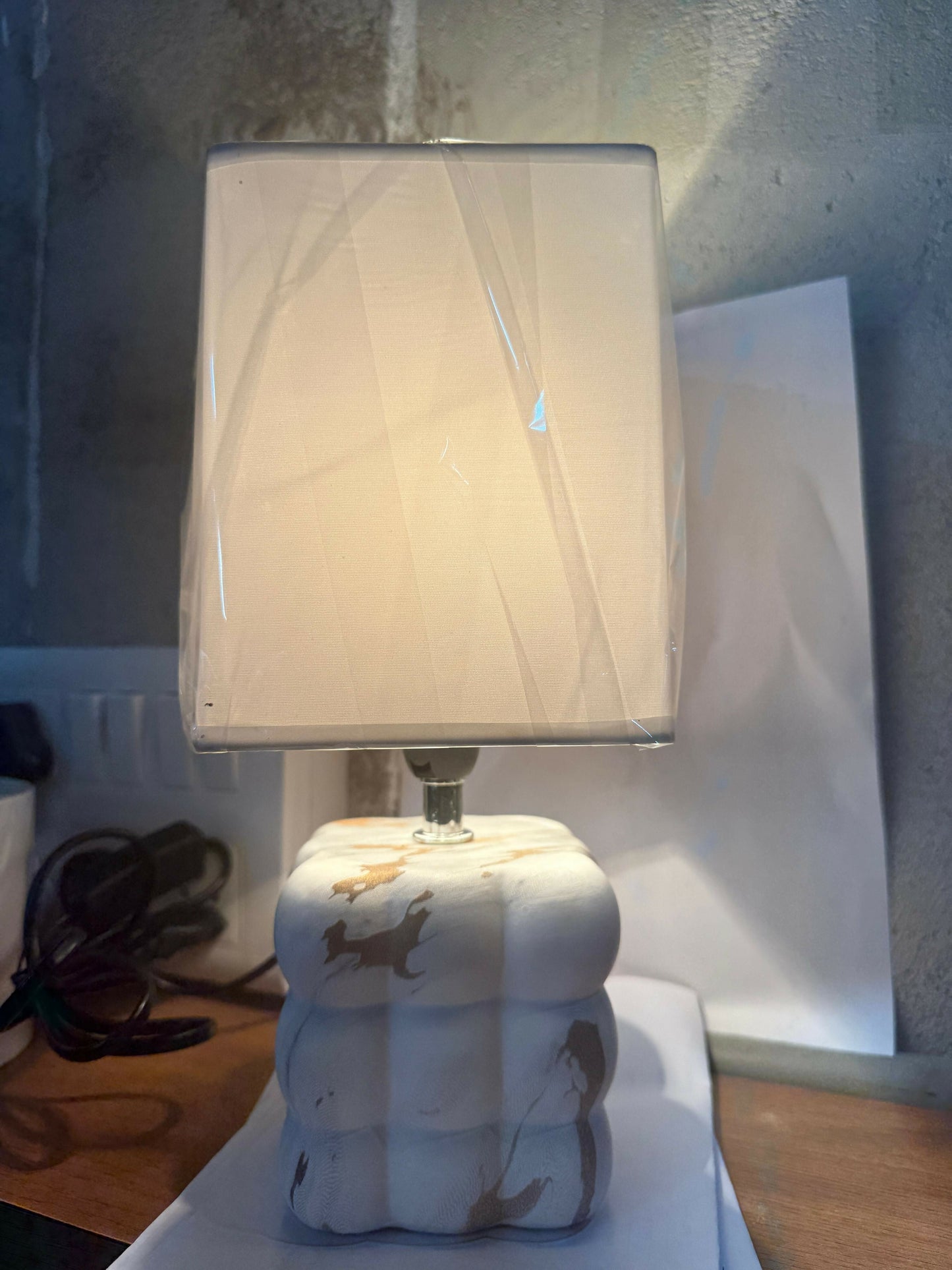 Luxury White Marble-Texture Ceramic Table Lamp with Square Fabric Shade