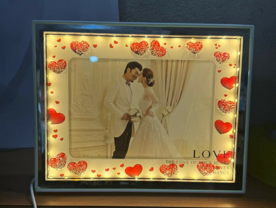 Romantic Heart-Themed LED Photo Frame for Couples | Warm Light Illuminated 5x7 Picture Frame with Red Heart Decorations | Anniversary, Wedding & Valentine Gift for Partner | Tabletop Decorative Night Lamp â€“ USB Powered