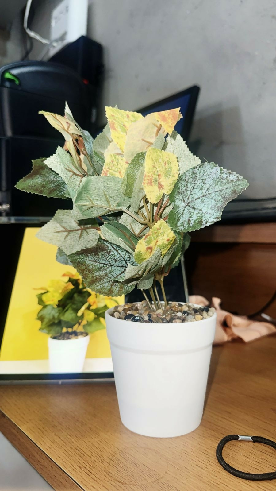 Artificial Decorative Leaf Plant with Pot for Home & Office Table DÃ©cor