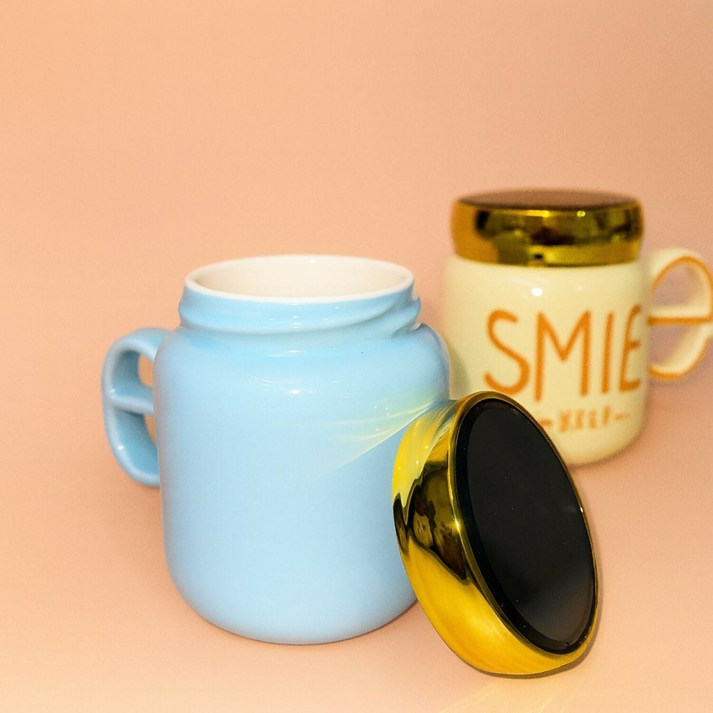 Premium Ceramic Coffee Mug with Golden Lid & Stylish Handle â€“ Insulated Drinkware Cup for Tea, Coffee, Milk & Office Use | Leak-Resistant Lid | Cute Printed Design | Ideal Gift for Birthday, Couples, Friends & Home DÃ©cor (Pack of 1)