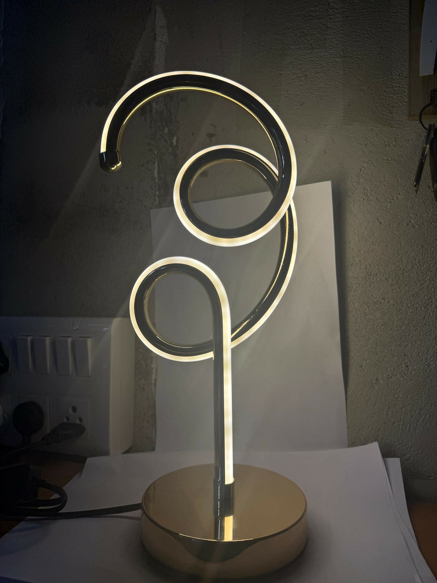 Modern Luxury Spiral LED Table Lamp for Home DÃ©cor | Golden Metal Artistic Spiral Design Ambient Light | Warm LED Mood Night Lamp for Bedroom, Living Room, Side Table, Office Decoration | Energy-Efficient Decorative Desk Lamp