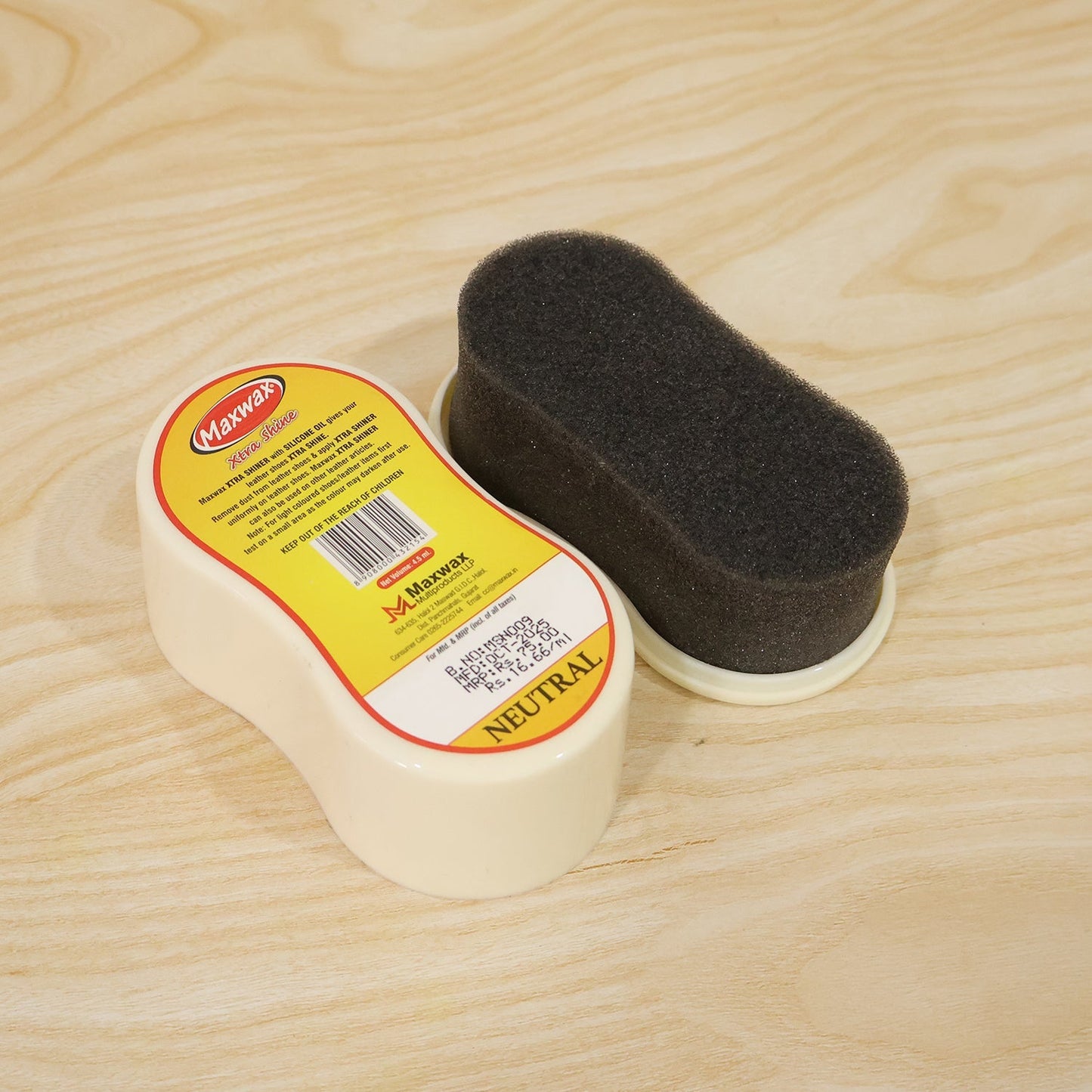 Maxwax Neutral Instant Shoe Shiner (1 Pc, 4.5 ML)