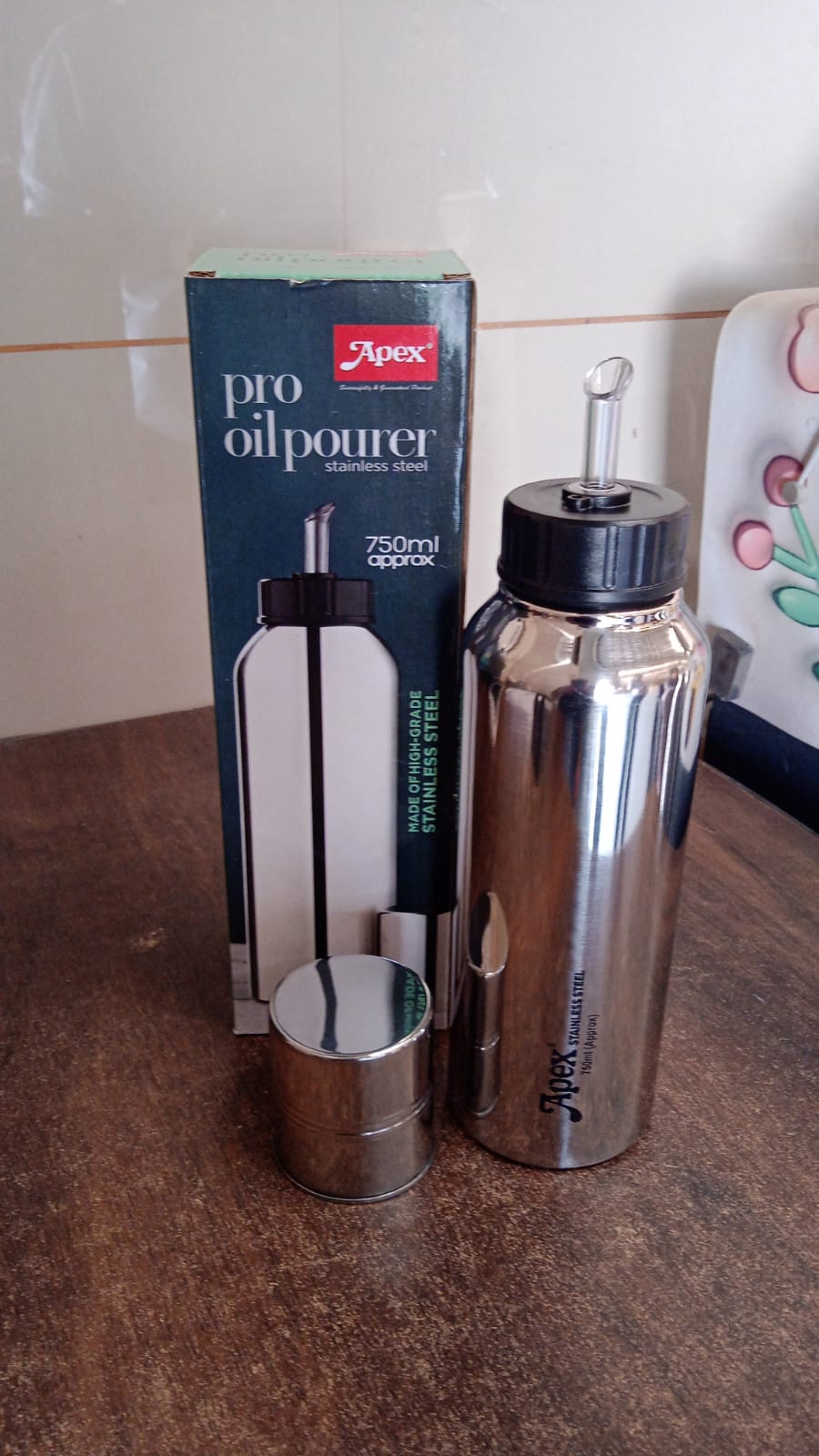 Apex Pro Stainless Steel Oil Pourer â€“ 750ml (1 Pc)
