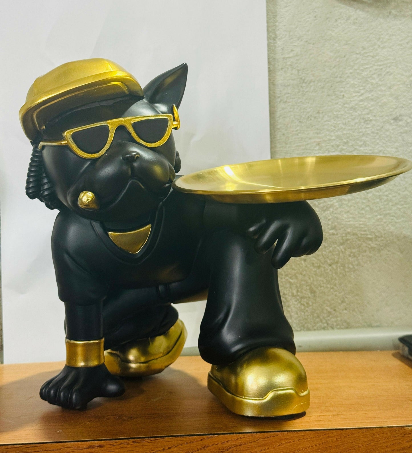 Luxury Black & Gold Bulldog Butler Figurine with Tray â€“ Stylish Resin Dog Showpiece Wearing Cap & Sunglasses â€“ Funky Modern Art Decorative Tray Stand for Keys, Coins & Snacks â€“ Premium Home & Office DÃ©cor Gift