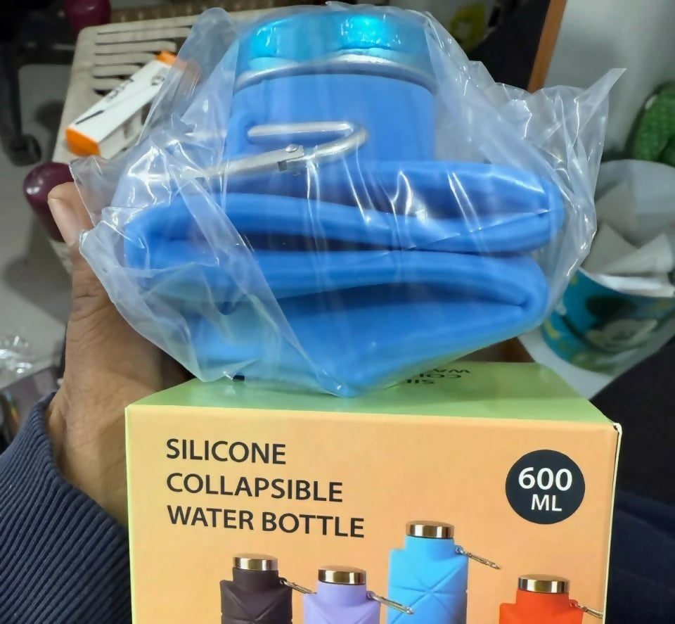 Blue Collapsible Silicone Water Bottle 600ml Leakproof Travel